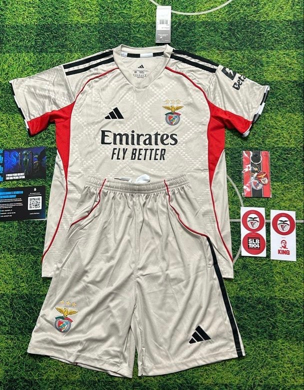 Conjunto infantil SECUNDÁRIO bege 2025/26