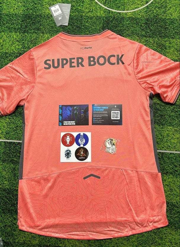 Camisola segundo equipamento rosa 2025/26 simbolo bordado - LANÇAMENTO
